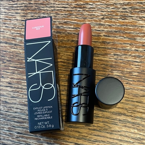 NARS Explicit Lipstick in Luscious 823 - Picture 1 of 6